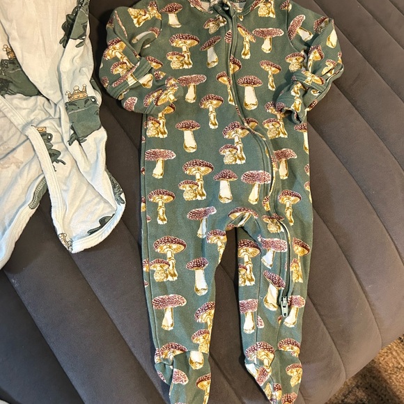 Kate Quinn 0-3 month bundle - Picture 5 of 9